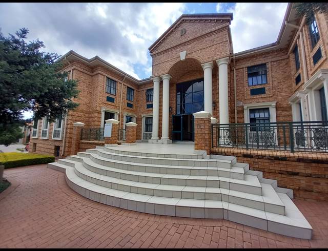 136M² OFFICE TO LET IN BRYANSTON